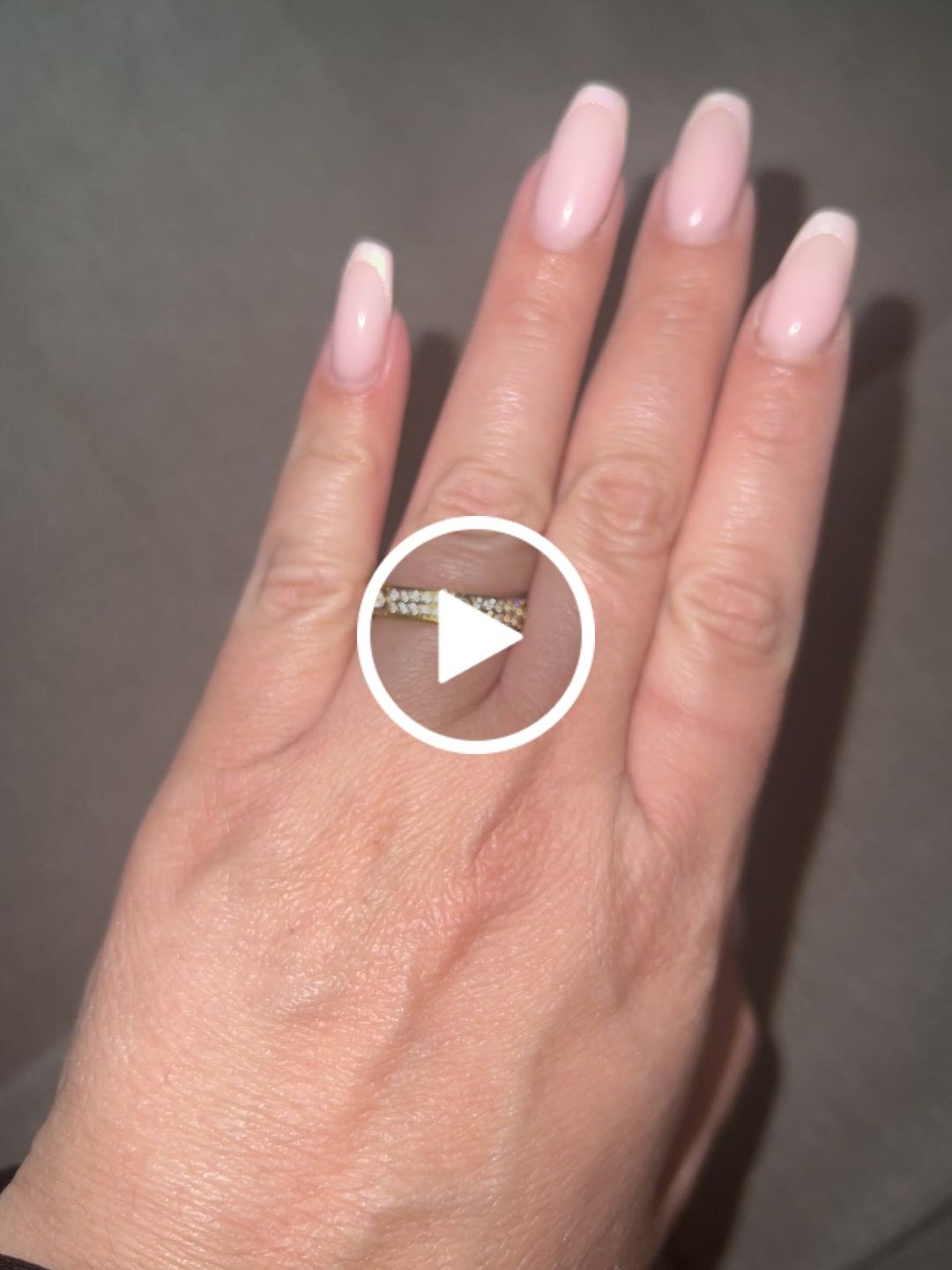 Customer video review of Arena Ring | 18K vergoldet