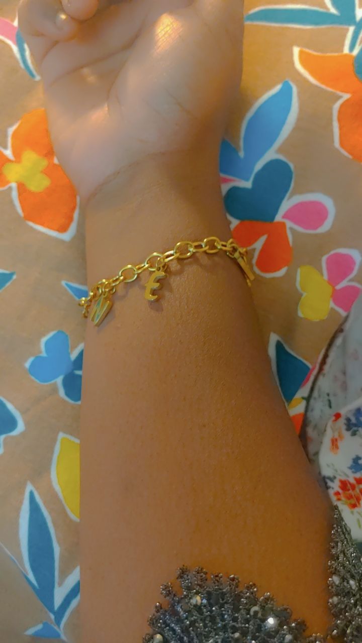 Customer photo review of Bracelet Lettres Pendentifs
