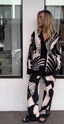 Customer photo review of Delightful Chic Elastic Waist Pocketed Wide Leg Drape Pants
