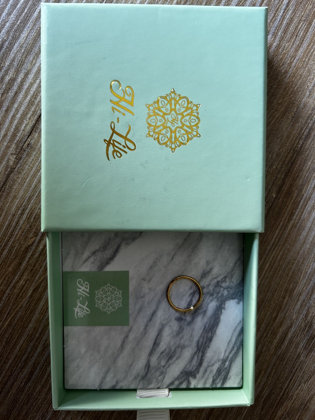 Customer photo review of Simple Pave Clicker Piercing 18K Vergoldet