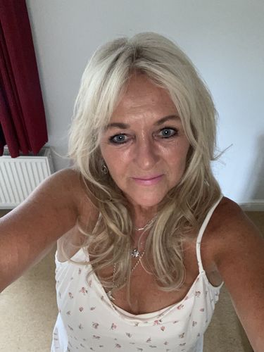 Customer photo review of Olivia X Easilocks Wavy Collection