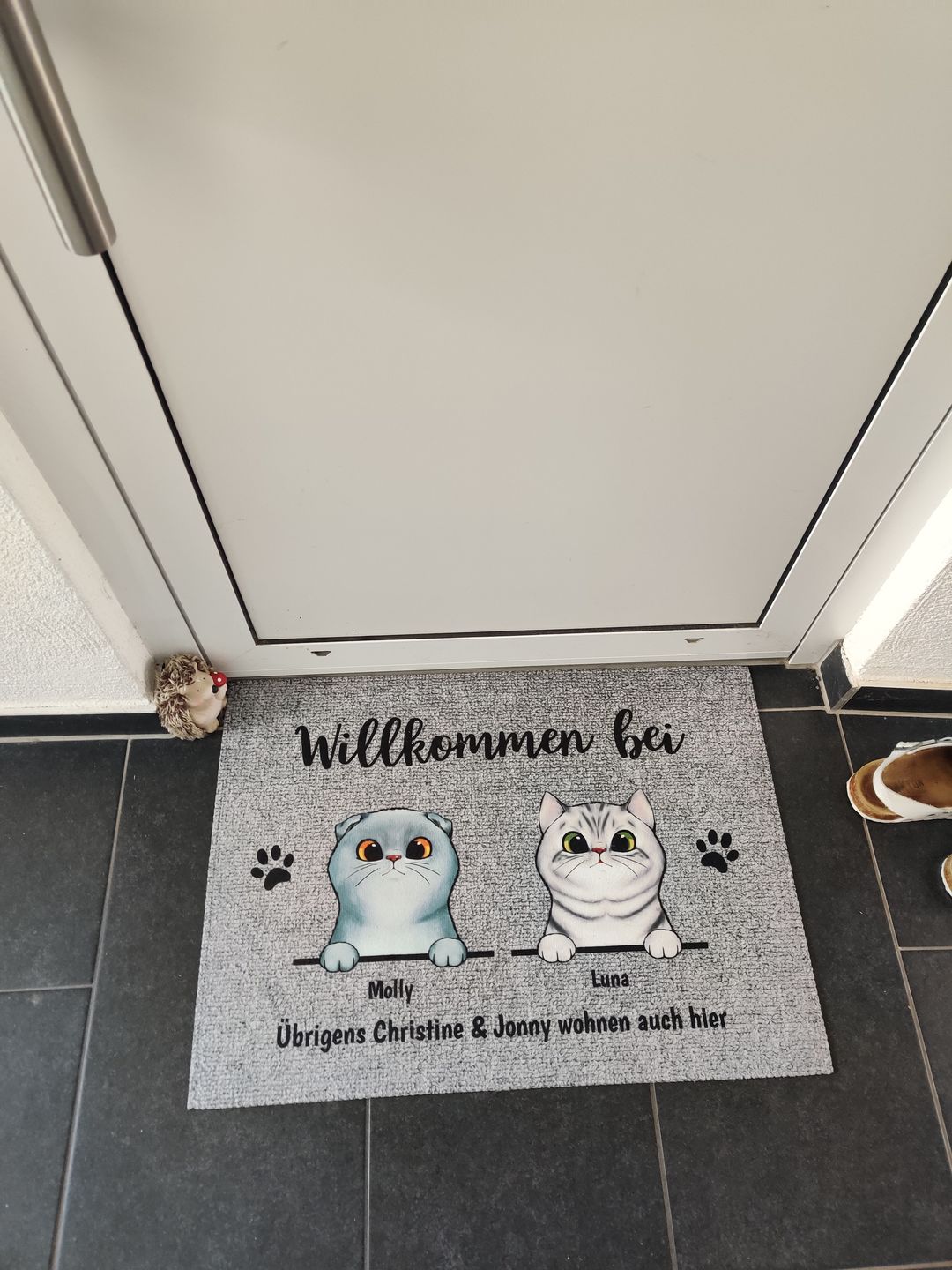 Customer photo review of Willkommen bei neugierigen Katzen - Individuelle Fußmatte