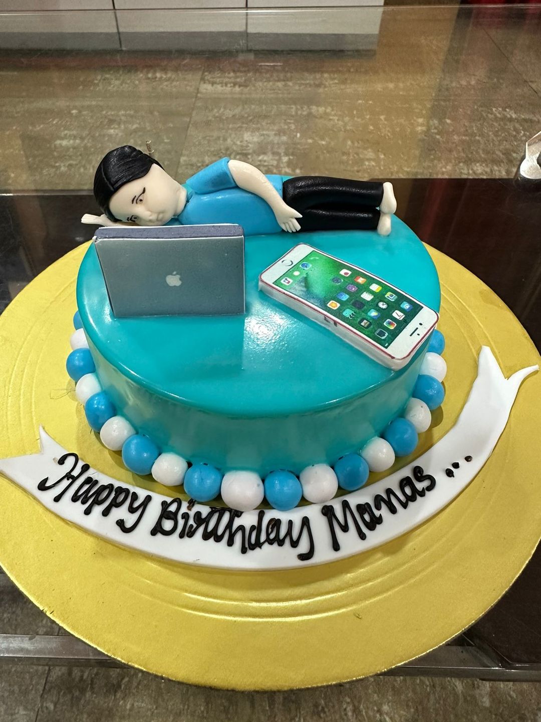 Customer photo review of Side Workaholic Cake