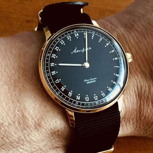 Customer photo review of First Season Gold Black with Black Leather