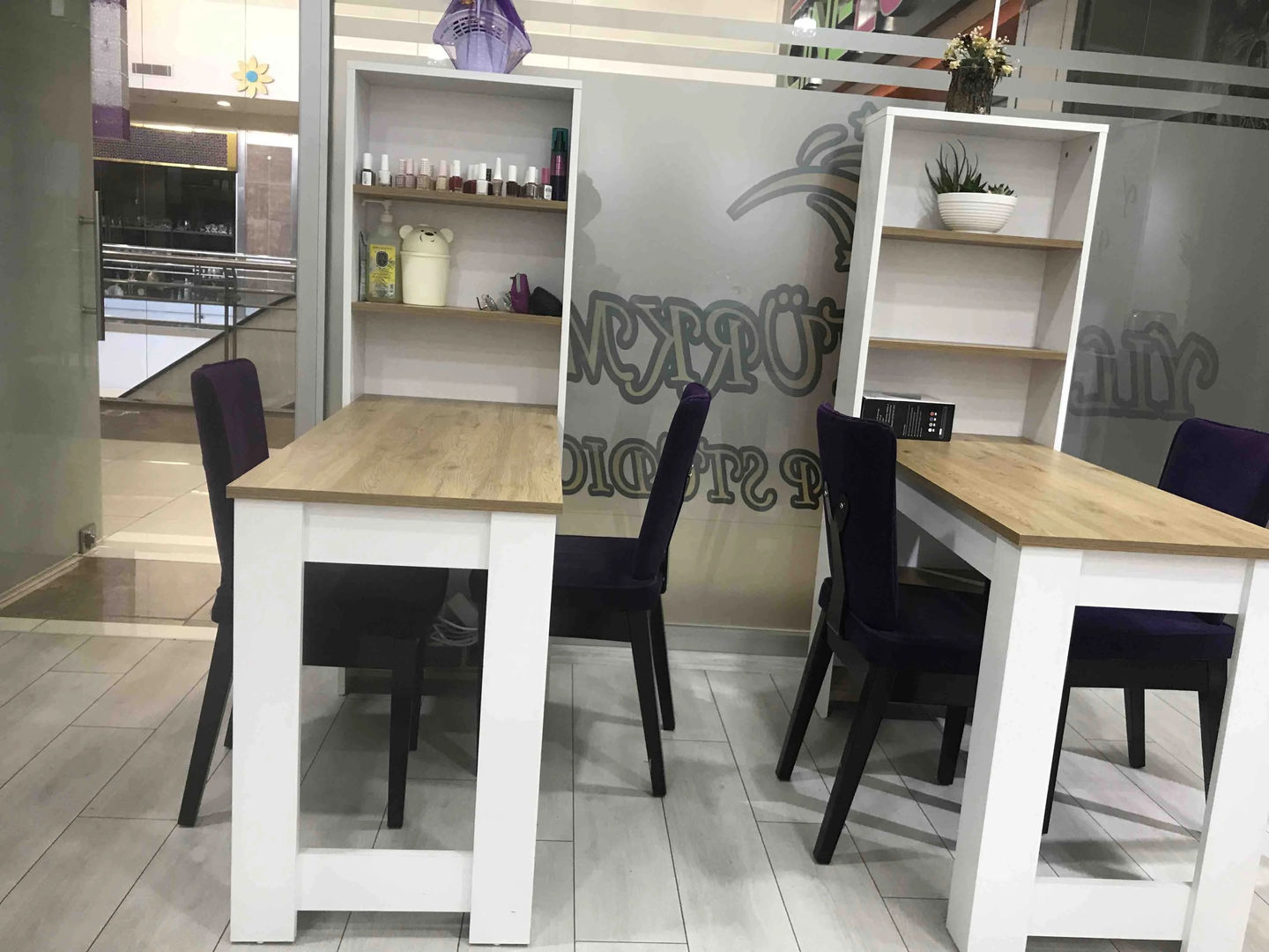 Customer photo review of Rani BJ113 Raflı Manikür Masası Makyaj Masası Sepet Ceviz - Beyaz
