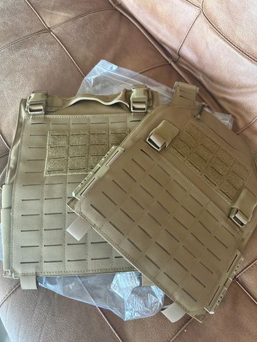 Customer photo review of SHIELD Germany Plattenträger BRAVO Steingrau Oliv SK4 / NIJ IV