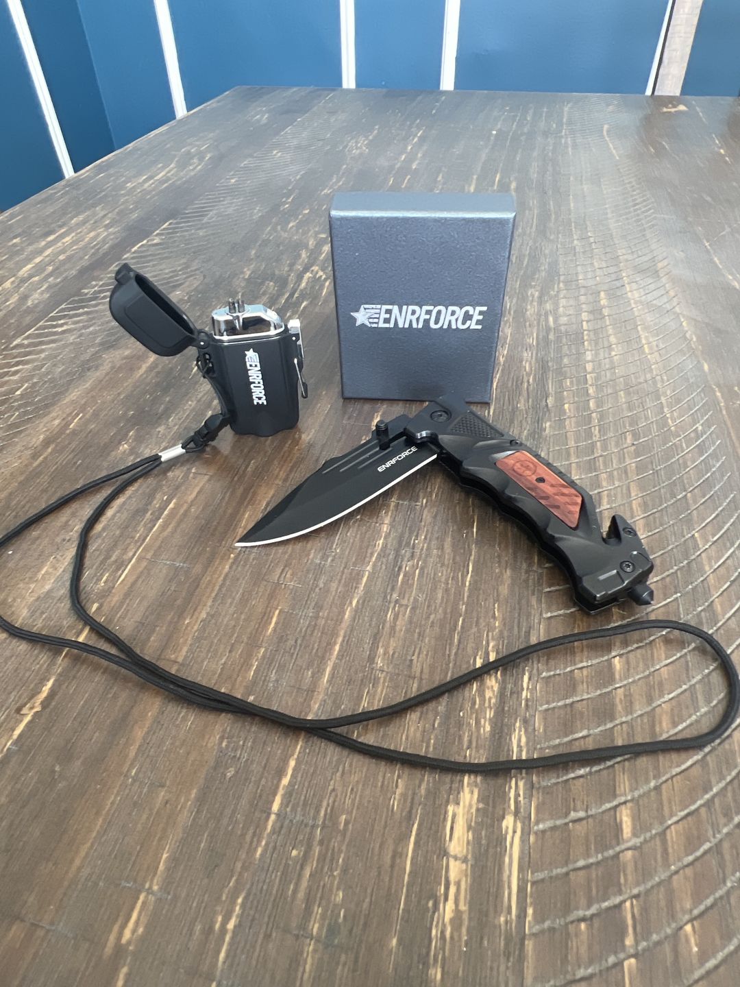 Customer photo review of Knife + Lighter Bundle