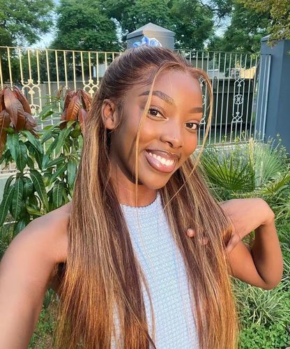 Customer photo review of Piano Highlight Body Wave Lace Frontal Human Hair Wig