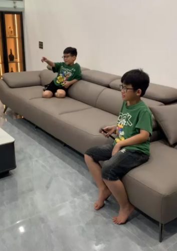 Customer photo review of DORIAN - Sofa văng da 3 chỗ tựa gật gù