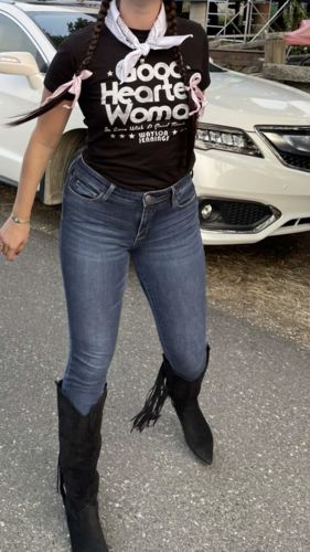 Customer photo review of Good Hearted Woman Waylon Jennings Womens Tee Shirt (Black)