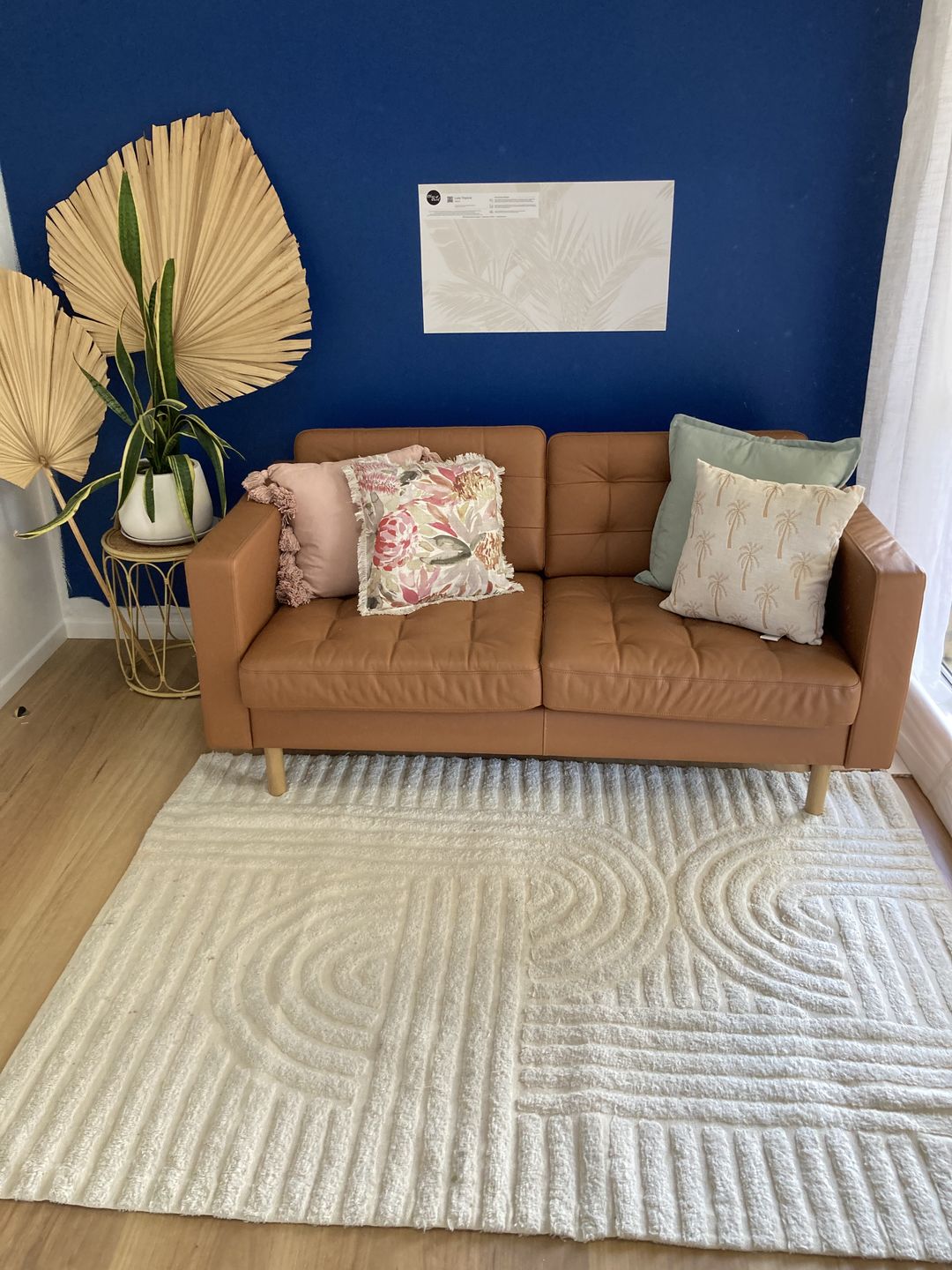 Customer photo review of Luxe Tropical in Sand Wallpaper