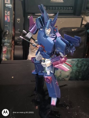 Customer photo review of 4th Party MHZ Toys MH01B MH-01B Hurricane Not FT39 Quietus (Cyclonus MP size)  28cm / 11"