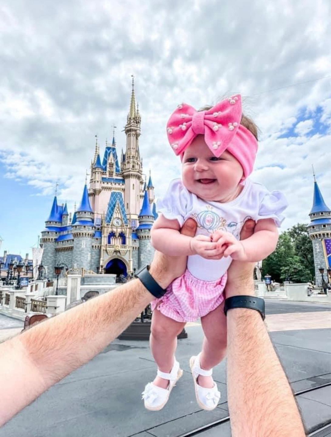 Customer photo review of Cotton Baby Hair Bow