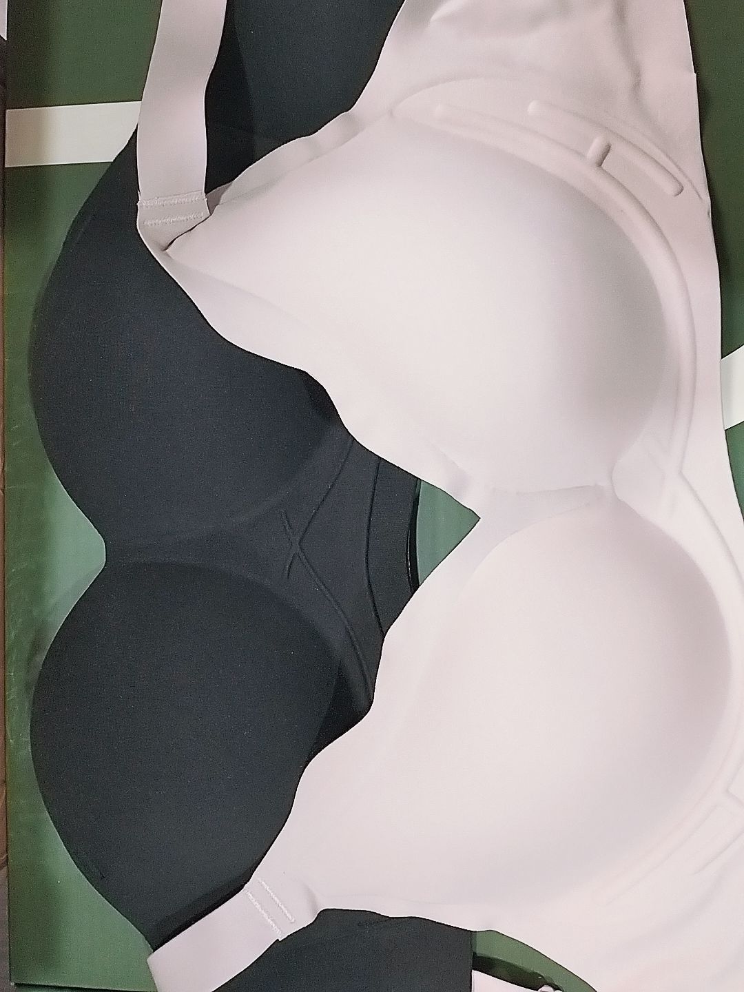 Customer photo review of [NEW-IN] Wavy Support Antigravity Seamless Bra