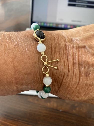 Customer photo review of Bracelet Anti-Douleurs en Malachite et Pierre de Lune | Or fin