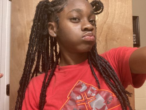 Customer photo review of Bobbi Boss Synthetic Braids Nu Locs 18"