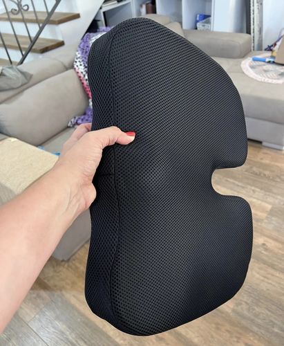 Customer photo review of אינסנסיו פרפקט סיט - כרית ישיבה אורטופדית לישיבה ממשוכת ללא כאבים