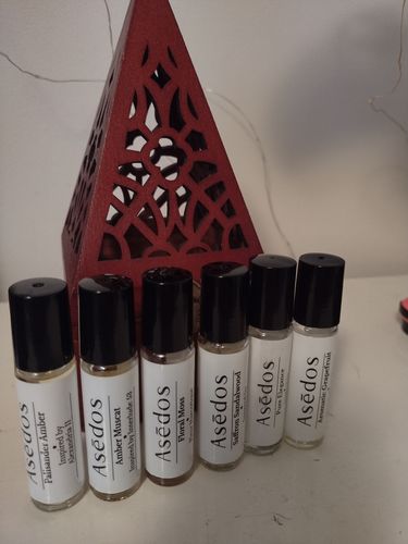 Customer photo review of AMBER MUSCAT PERFUME OIL