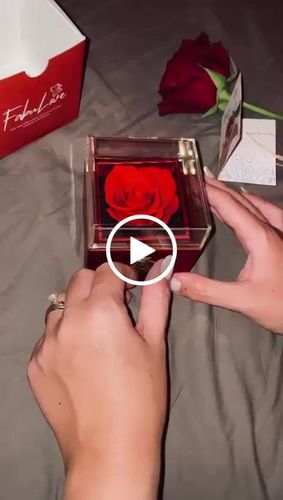 Customer video review of Eternal Rose Box - W/ Engraved Necklace & Real Rose.
