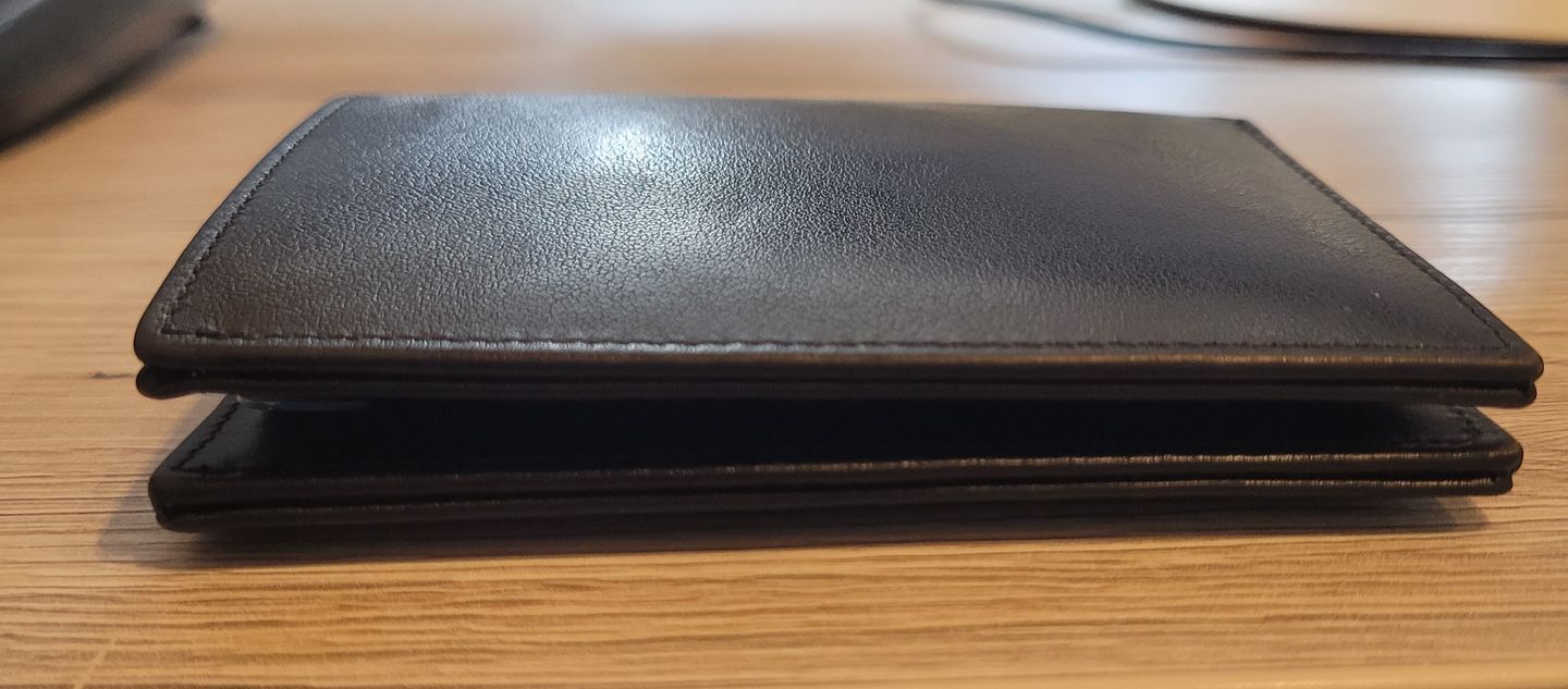 Customer photo review of Slimstar - slim wallet with small coin pocket
