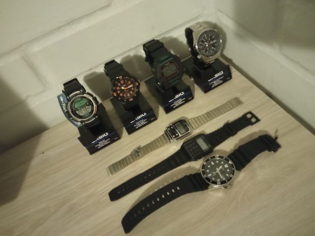 Customer photo review of Reloj Casio Vintage A100WE-1ADF Alien F-100 Reissue Plateado