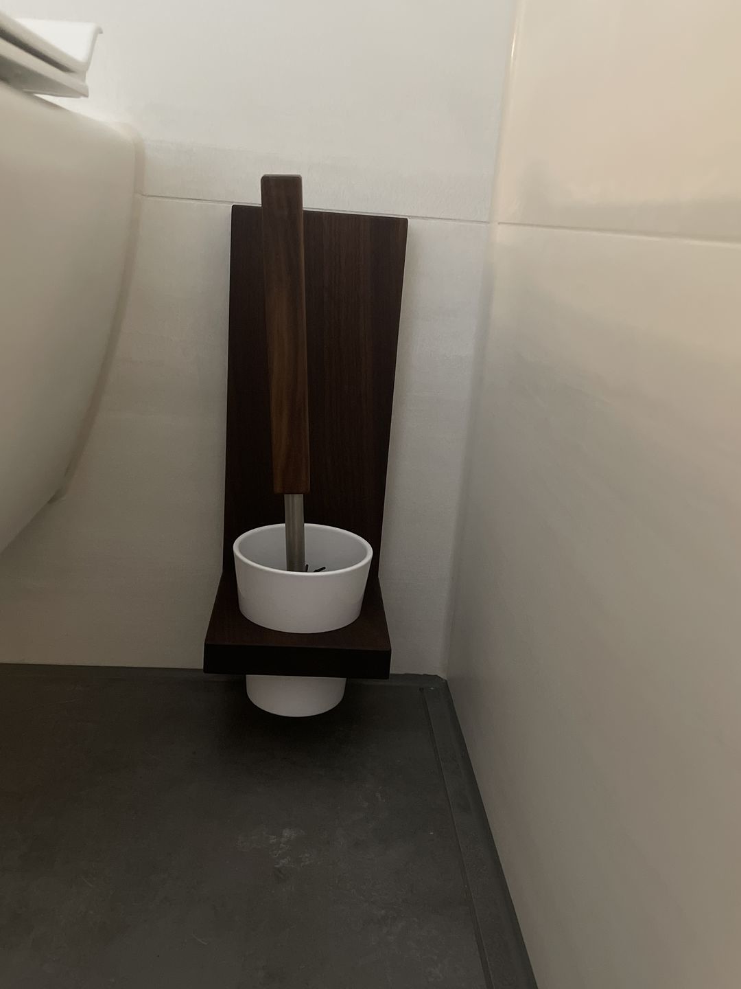 Customer photo review of Toilettenbürstenhalter LARA aus Holz
