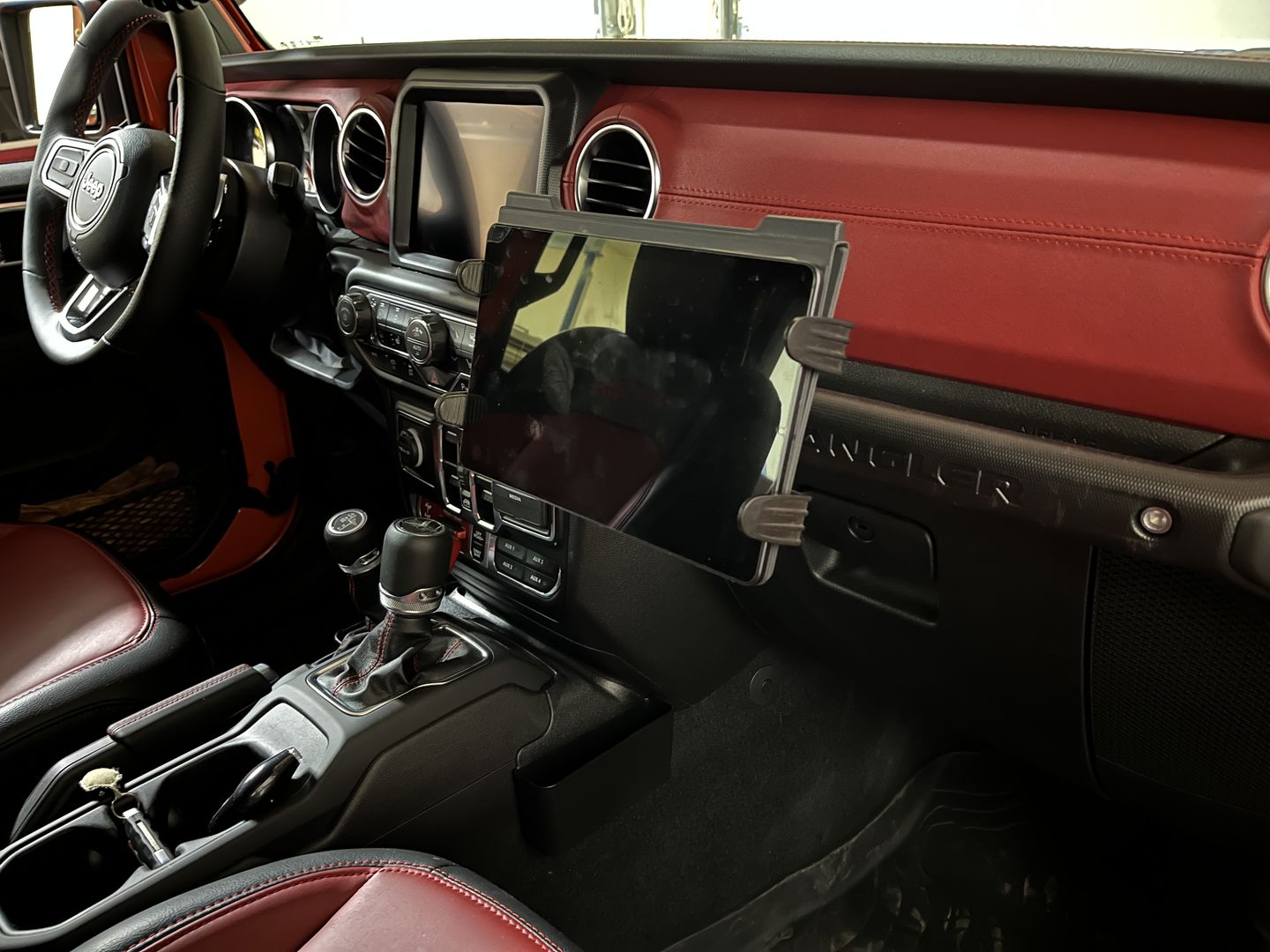 Customer photo review of JL/JLU Grab Bar Ball Mount