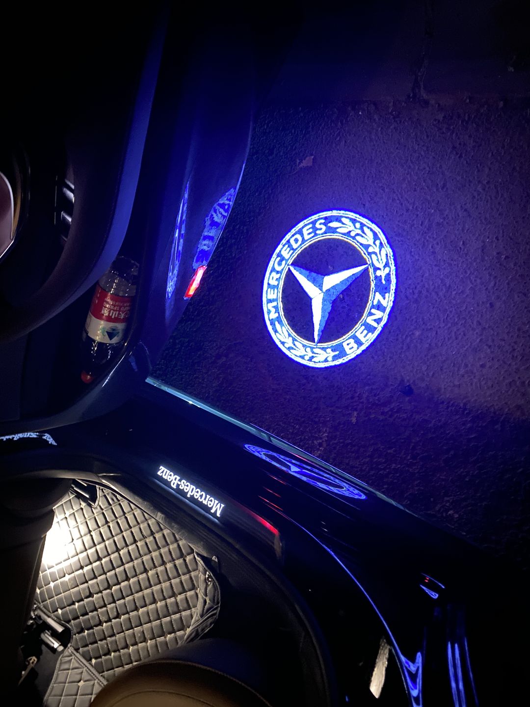 Customer photo review of MERCEDES BENZ Original LOGO PROJECTOT LIGHTS Nr.10 (quantity 1 = 1 sets/2 door lights)
