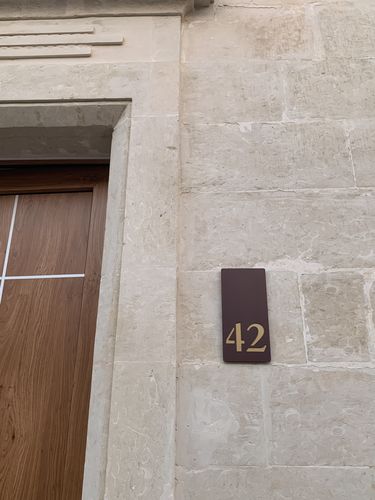 Customer photo review of Numero civico modello Stencil Vertical M2