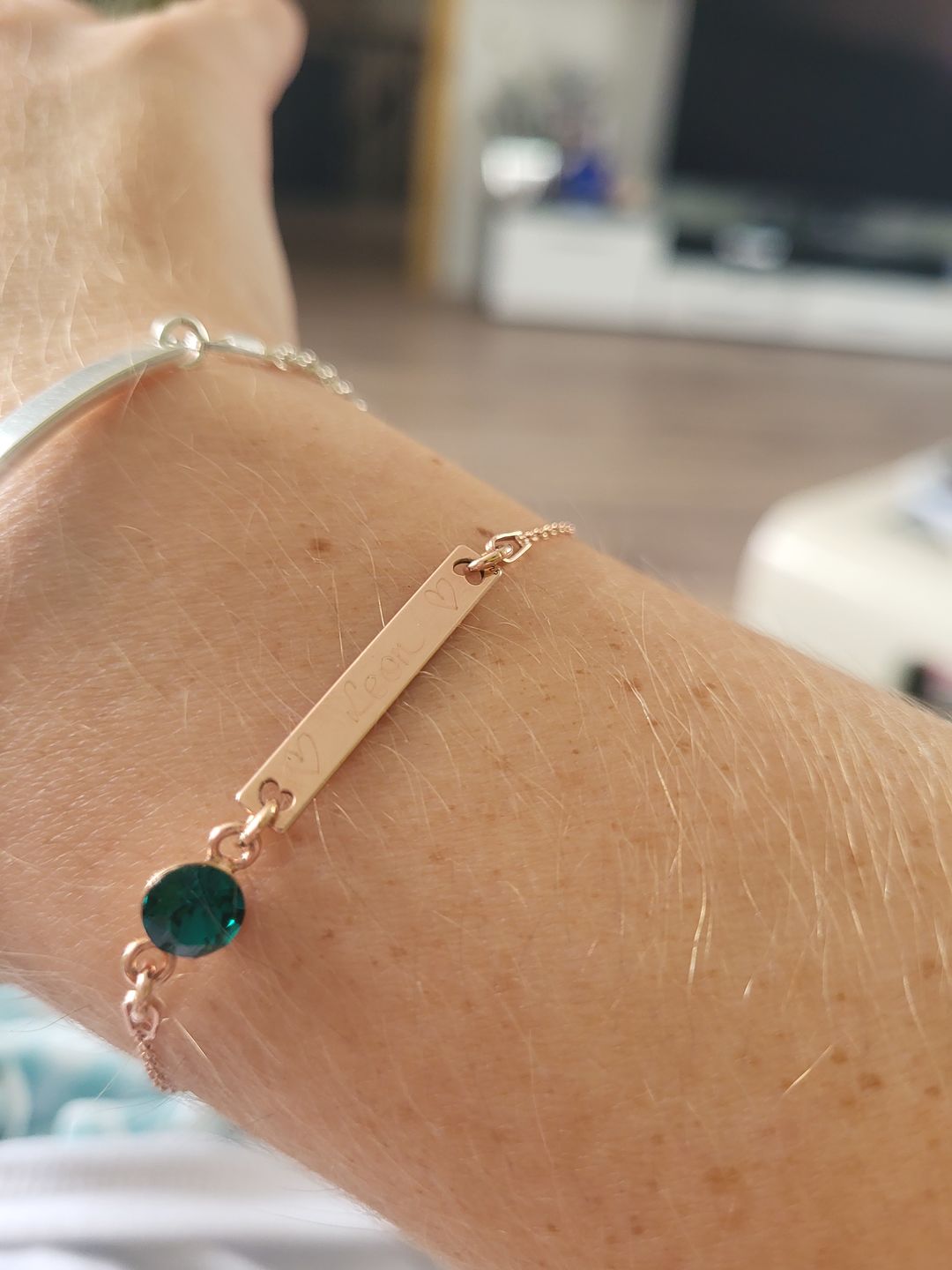Customer photo review of Armband mit Geburtsstein und Gravur länglich