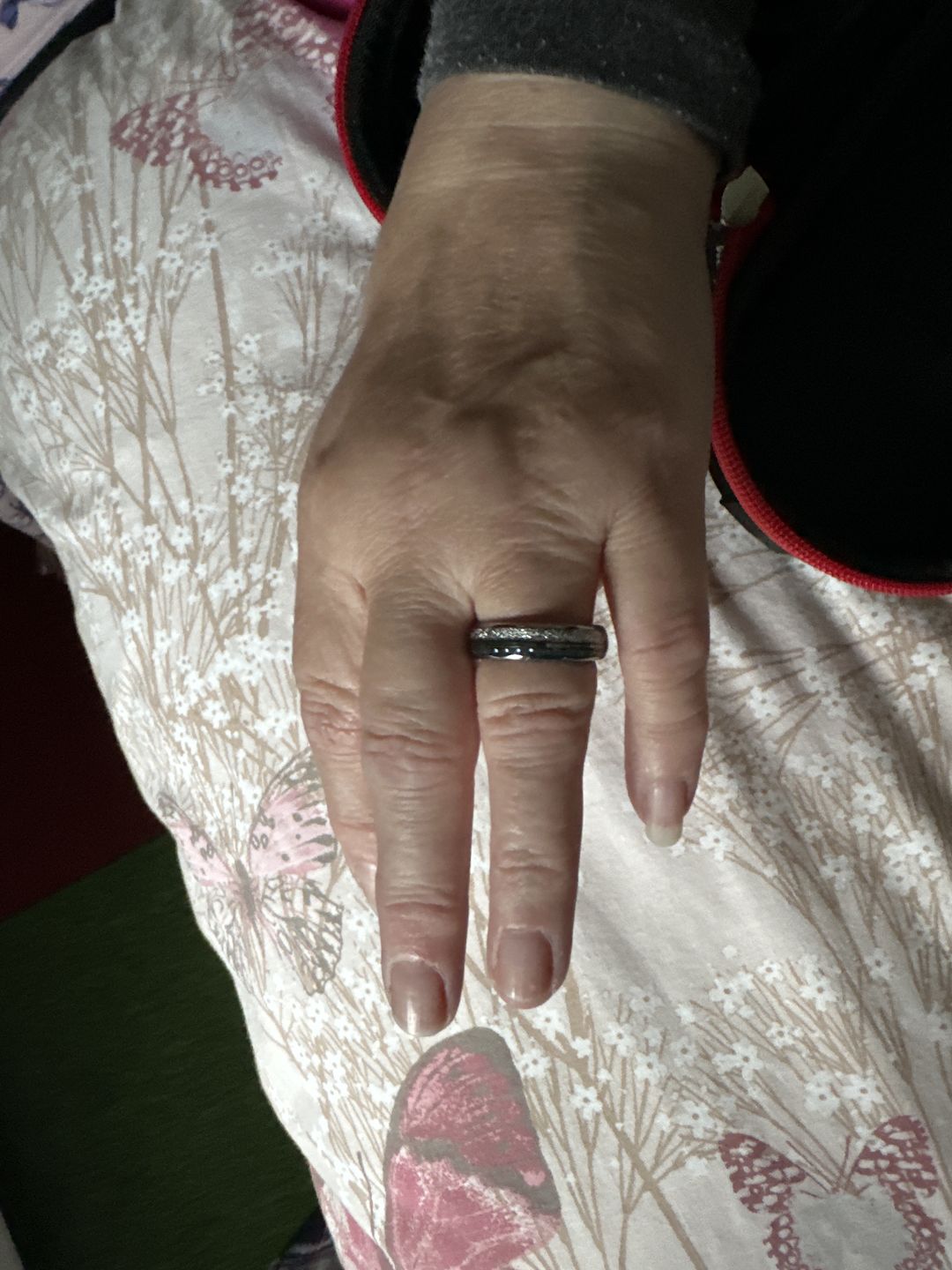 Customer photo review of The Steely Blue 6mm Wonder Ring
