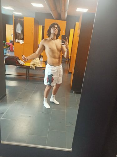 Customer photo review of Leg-Day Shorts - Black Roses