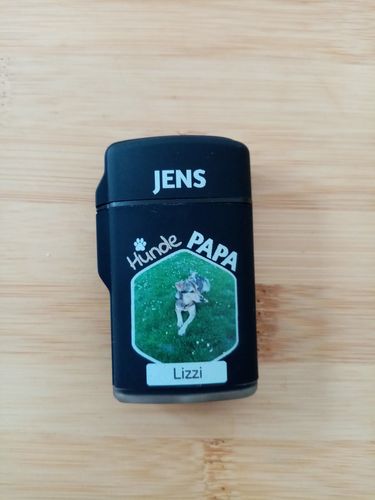 Customer photo review of Sturmfeuerzeug HundePapa mit eigenem Foto