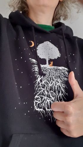 Customer photo review of KNOW YOUR ROOTS - Bio Unisex Hoodie (BASIC)