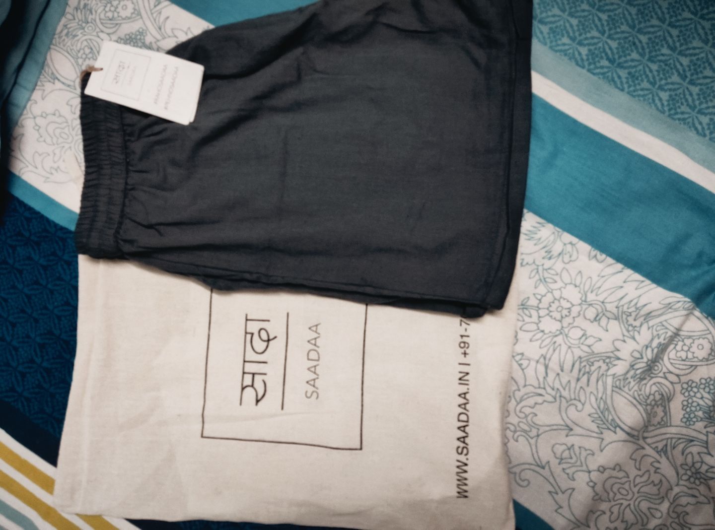 Customer photo review of Slate Grey Airy-Linen Shorts