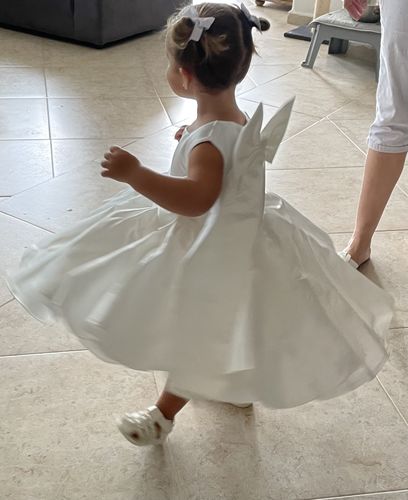 Customer photo review of Toddler Elegant Princess Dress with Bows Girl Summer Party Gown Formal Dresses for Kids