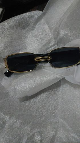 Customer photo review of Bitle-4 | Square/Gold/Metal