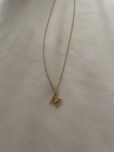Customer photo review of Collar Cadena Delgada Inicial Lisa