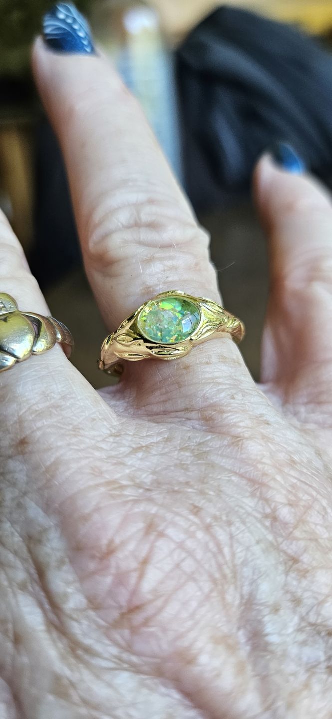 Customer photo review of Leaf Cremation Ring with Cremation Ashes