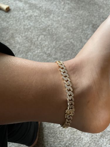 Customer photo review of “Dainty link up” anklet