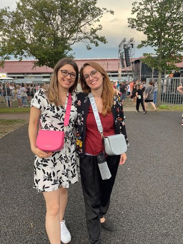 Customer photo review of LEONI - PINK