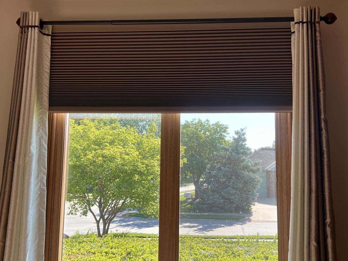 Customer photo review of SmartWings Motorized Blackout Cellular Shades Hazel