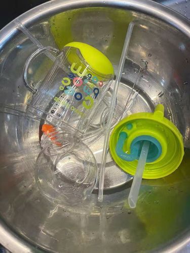 Customer photo review of Kletshuts™ DrinkingCup - Baby-Drikkekop Med Hvalsprøjt