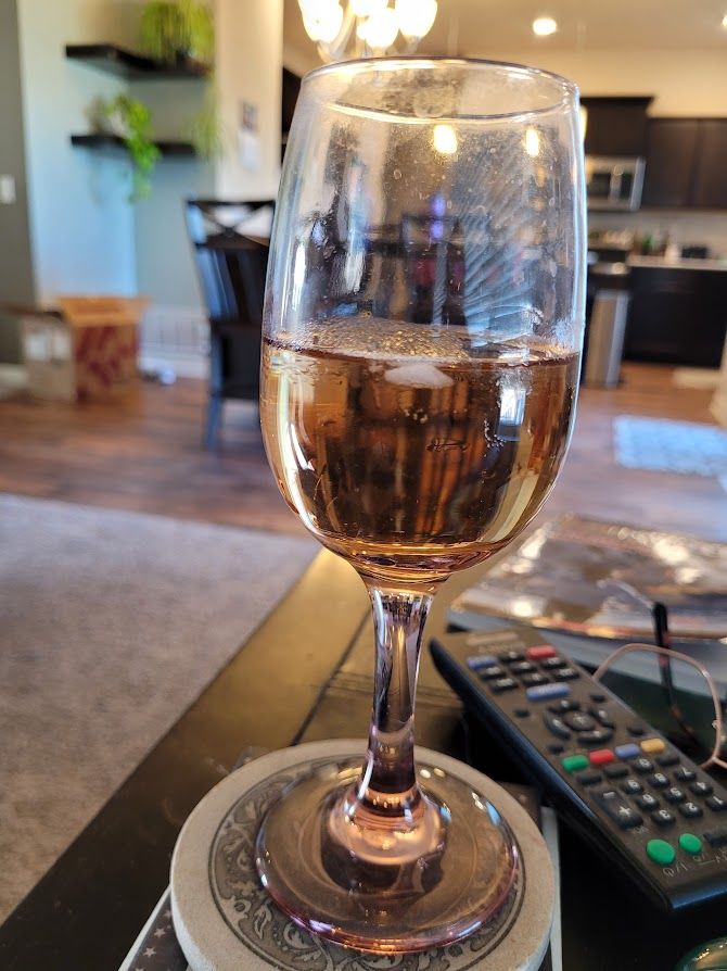 Customer photo review of Non-Alcoholic Sparkling Rosé