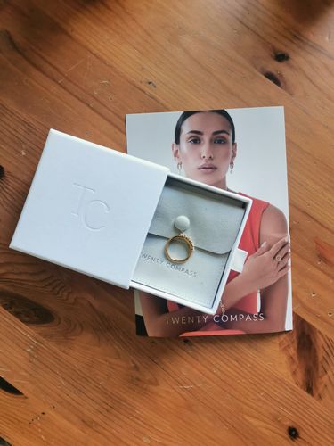 Customer photo review of Éclat Ring - Gold