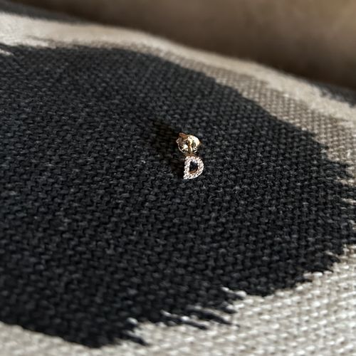 Customer photo review of Miss. Doux Gold One-sided Earring JDRER3S09ZC