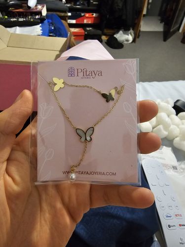 Customer photo review of Collar Doble Capa Butterfly