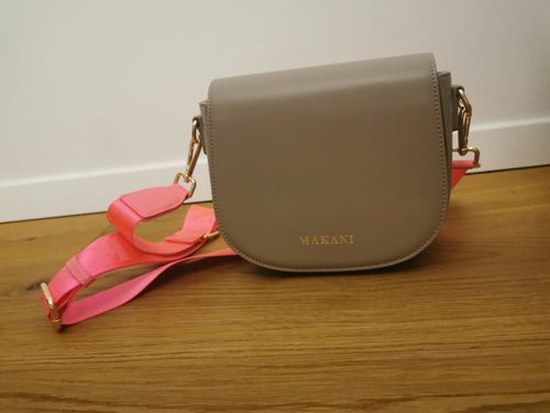 Customer photo review of JASMIN - TAUPE