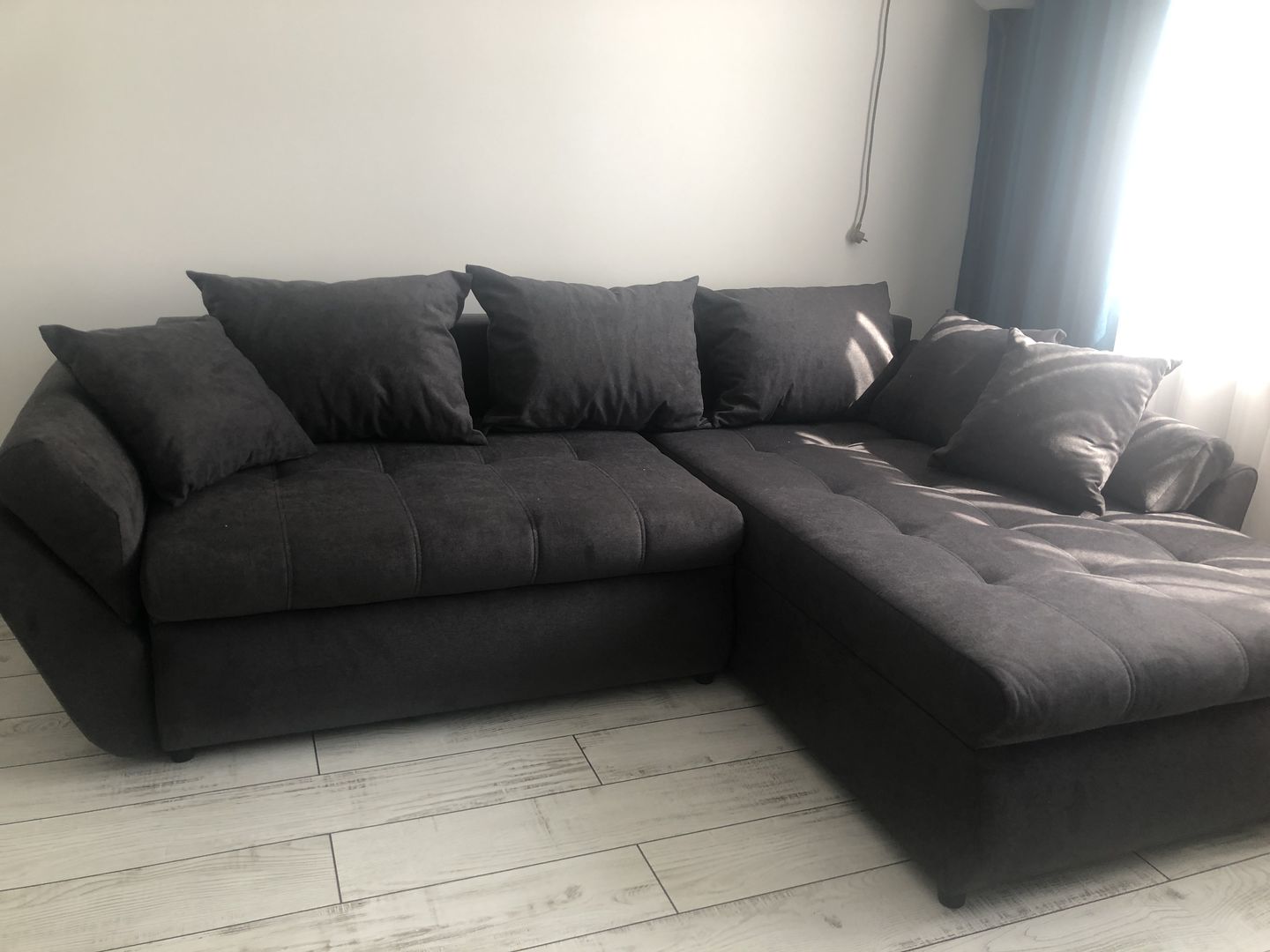 Customer photo review of Colțar extensibil cu ladă de depozitare Loana Grafit 270x185 cm