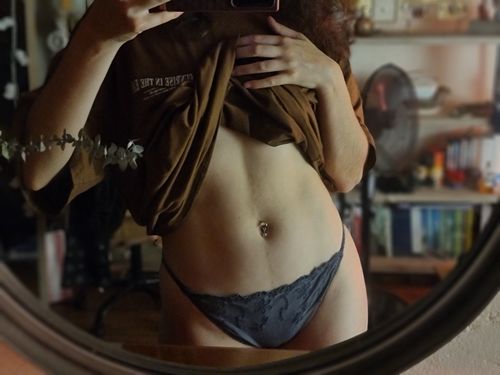 Customer photo review of Faux piercing Lisa